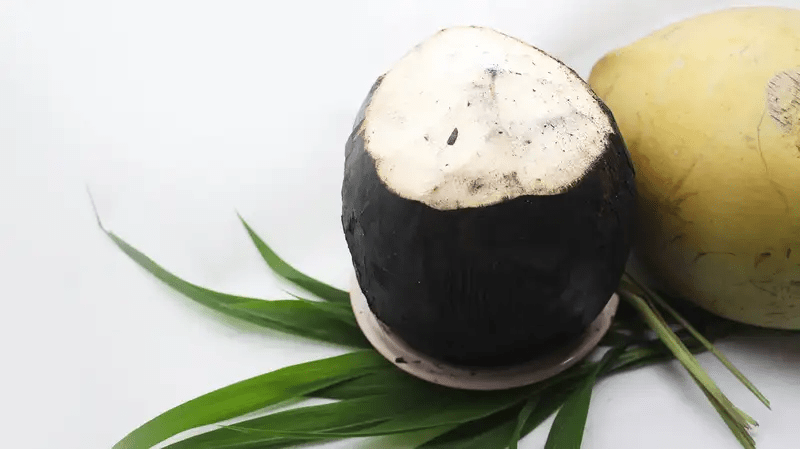 6 Fakta Kelapa Bakar, Minuman Kaya Rempah yang Menyegarkan