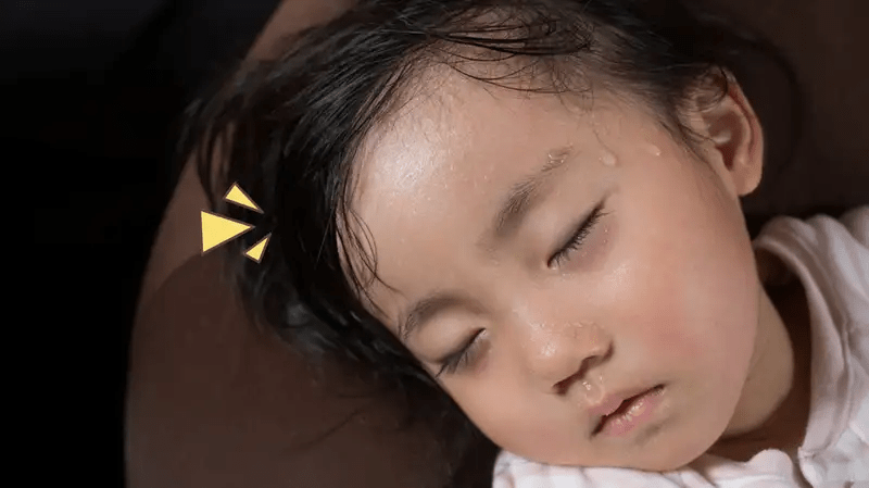 10 Penyebab Bayi Keringat Dingin dan Cara&nbsp;Mengatasinya!